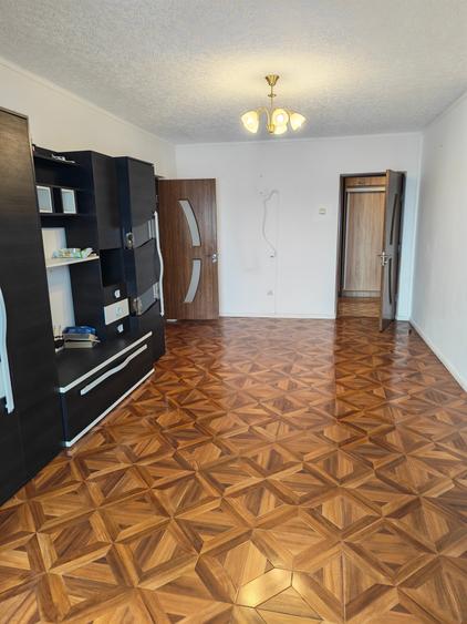 Apartament cu 2 camere circular în Tractorul