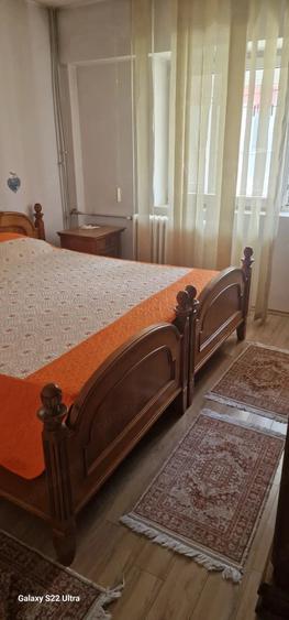 Apartament cu 2 camere decomandat în 1 Mai