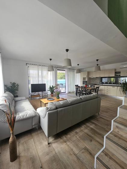 Duplex cu 5 camere cu Teren 265 Mp în Tamași