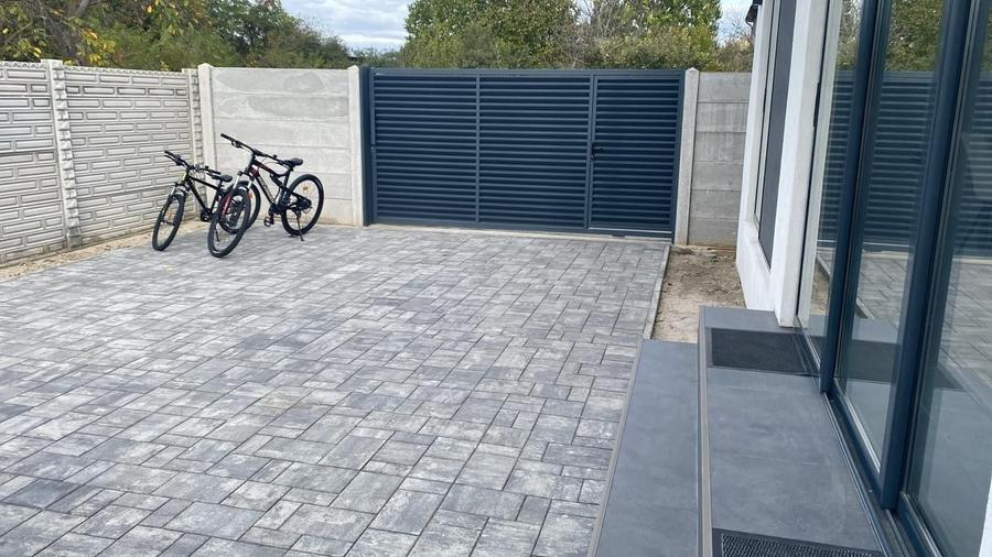 Casă cu 3 camere în Exterior Vest