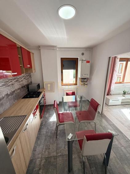 Apartament cu 2 camere semidecomandat, mobilat în Aradului