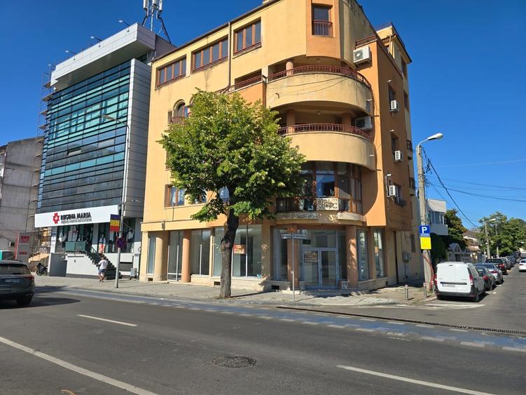 Spațiu comercial, de 185 mp, în Delfinariu