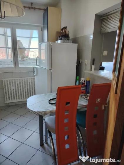 Apartament cu 2 camere semidecomandat în Crângași
