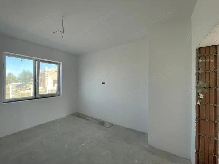 Casă cu 4 camere cu Teren 275 Mp în Urseni