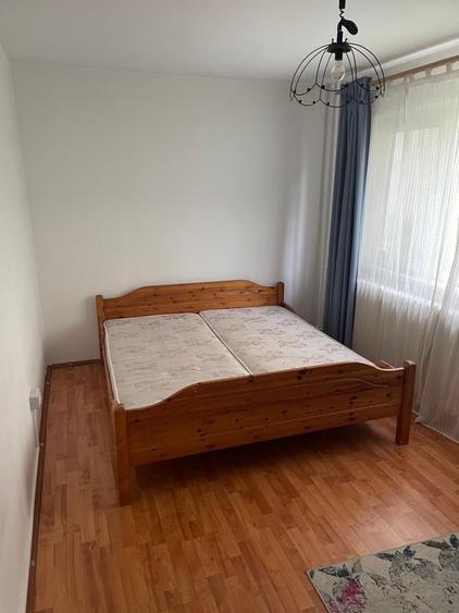 Apartament cu 3 camere semidecomandat în Circumvalațiunii