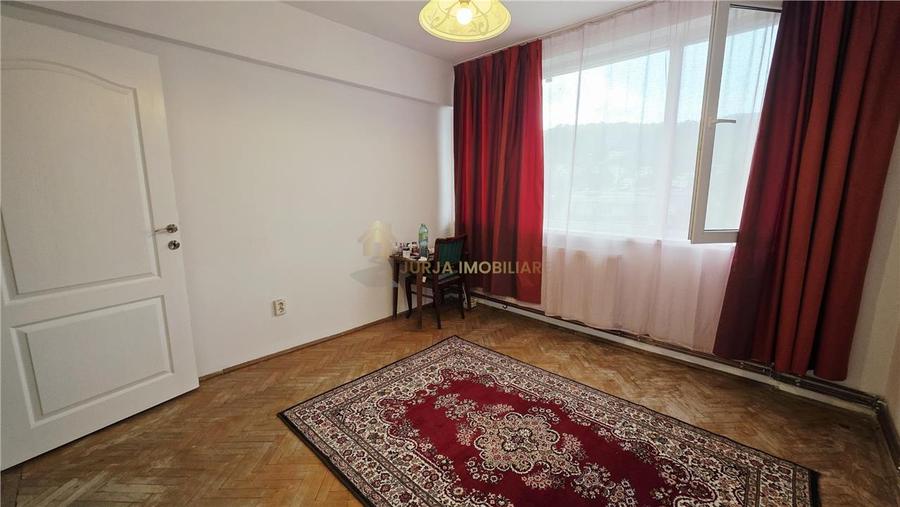 Apartament cu 3 camere semidecomandat, mobilat în Grigorescu