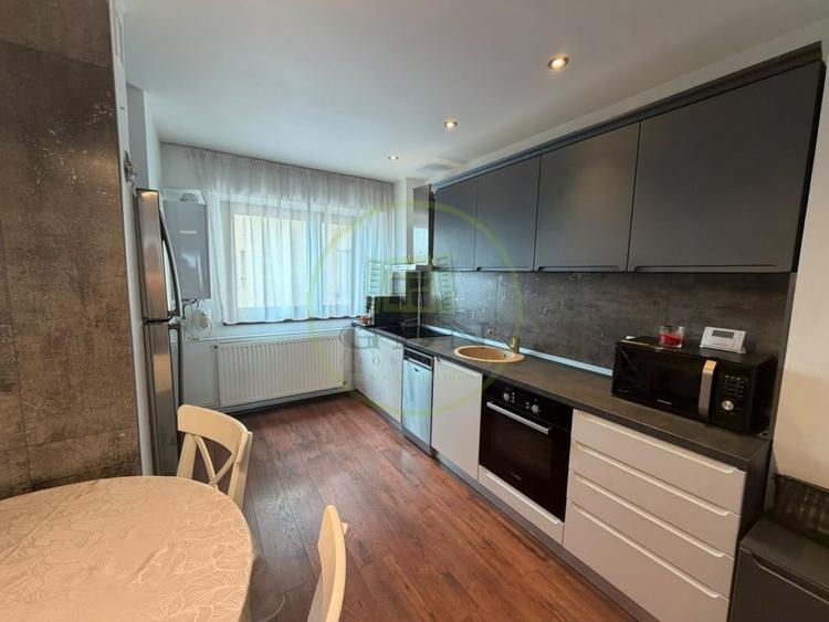 Apartament cu 3 camere decomandat, mobilat în Centrul Civic