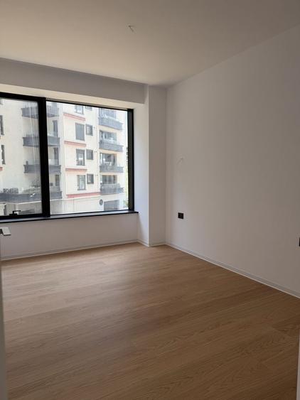 Apartament cu 4 camere decomandat în Lacul Tei