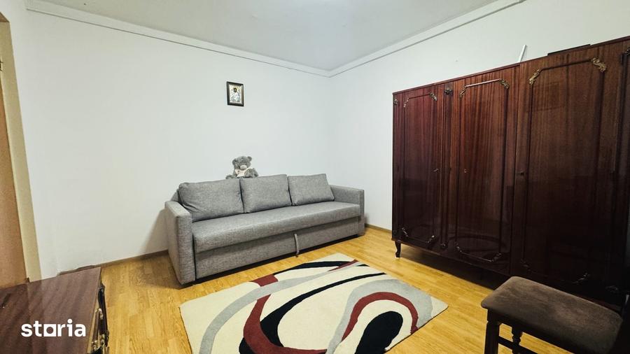 Apartament cu 3 camere decomandat în Titan