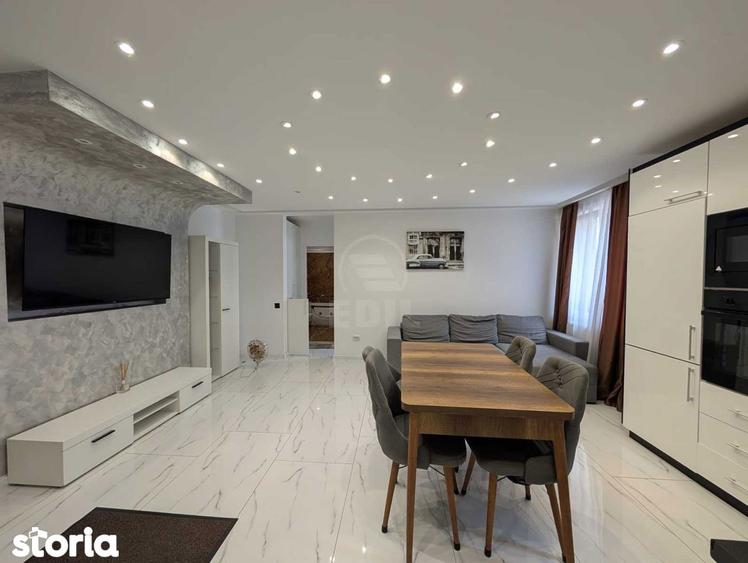Apartament cu 3 camere semidecomandat în Florești