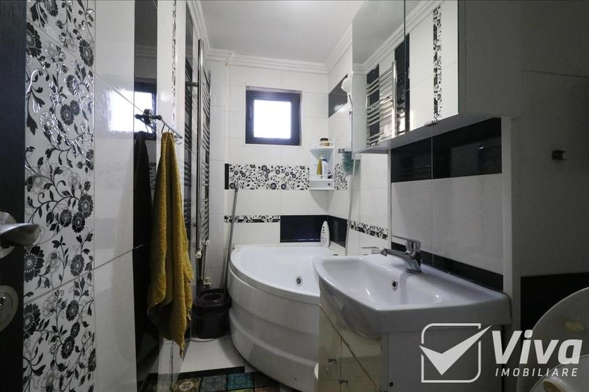 Apartament cu 3 camere semidecomandat în Alexandru cel Bun