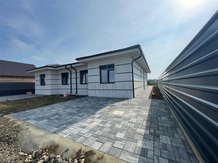 Duplex cu 3 camere cu Canalizare în Moșnița Nouă