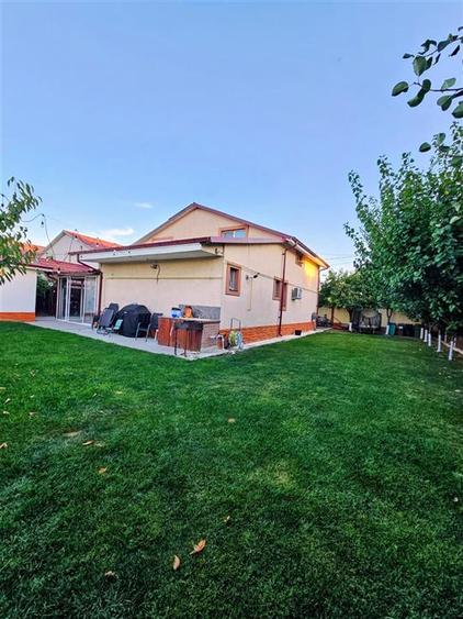 Casă individuală cu 5 camere cu Canalizare în Vărsătura