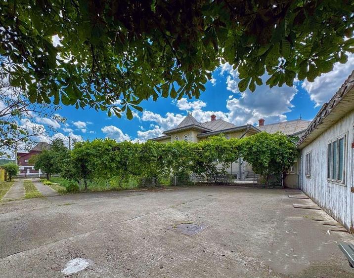 Casă cu 4 camere în Podu Iloaiei