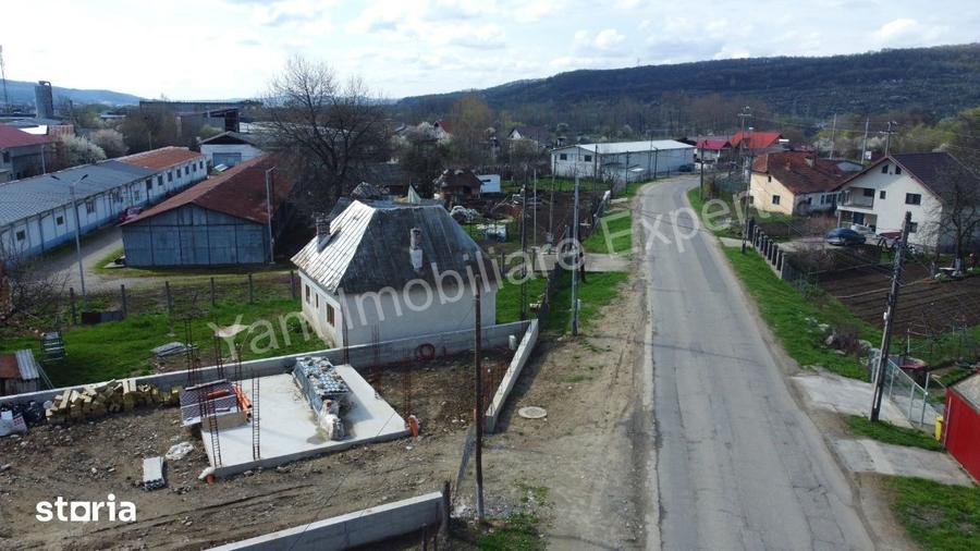 Casă cu 3 camere cu Teren 616 Mp în Curtea de Argeș
