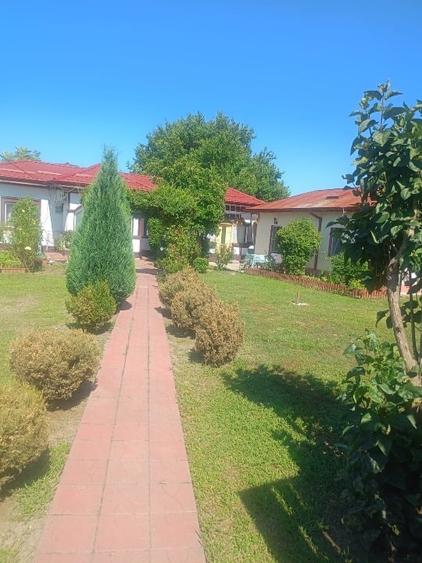 Casă individuală cu 4 camere cu Canalizare în Central