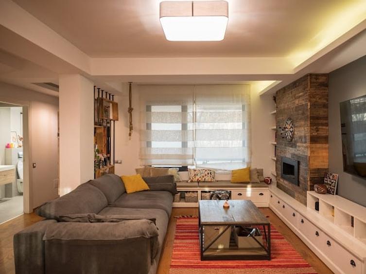 Apartament cu 4 camere decomandat în Băneasa