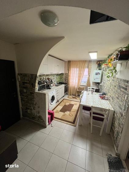 Apartament cu 3 camere decomandat în Micro 16