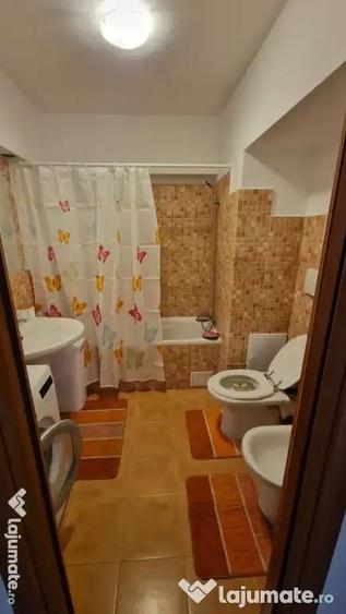 Casă cu 7 camere în Grivița