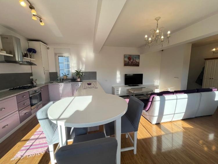 Apartament cu 3 camere decomandat în Calea Dumbrăvii