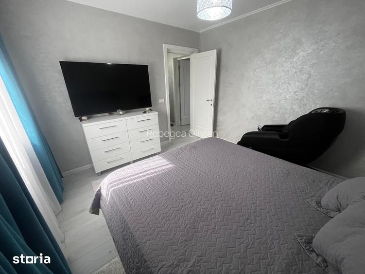Casa superba cu 4 camere si 2 bai, zona Rediu