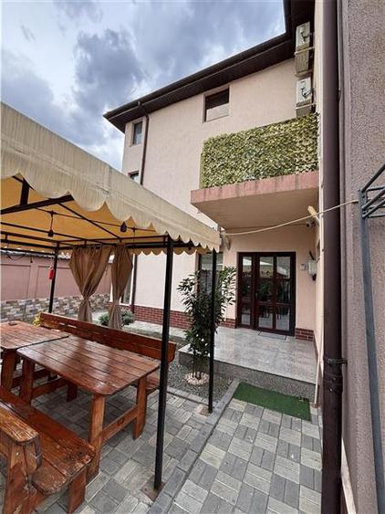 Casă cu 8 camere cu Teren 200 Mp în Exterior Nord