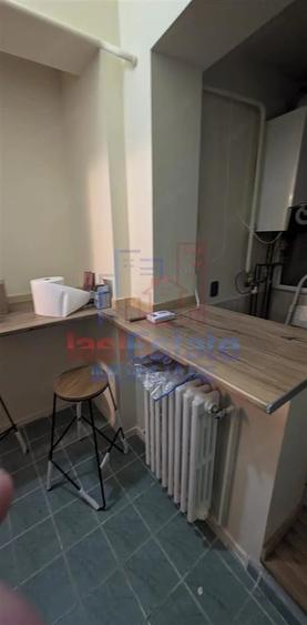 Apartament cu 3 camere decomandat în Filiași