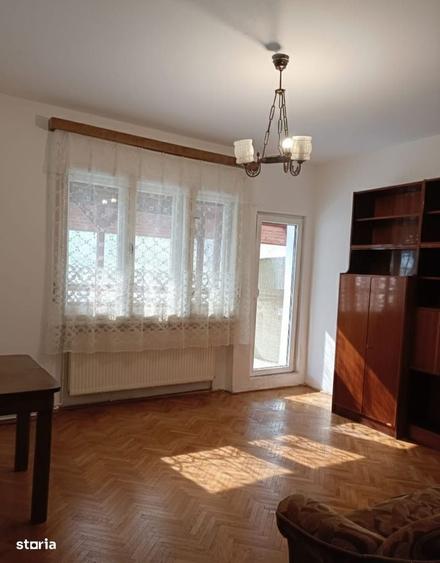 Casă cu 4 camere cu Teren 1000 Mp în Central