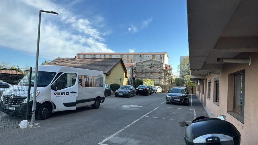 Apartament cu 4 camere, mobilat în Km 5