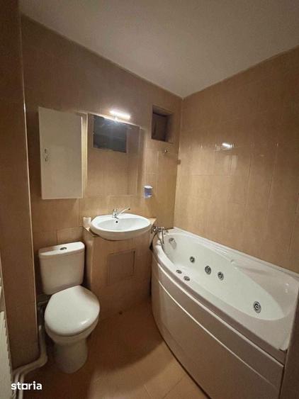 De vanzare apartament cu 3 camere, decomandat, pret 79.900 euro - 1