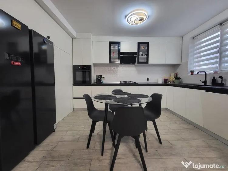 Casă cu 3 camere cu Teren 100 Mp în Central