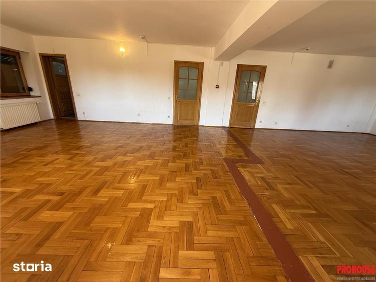 Spațiu comercial, de 600 mp, în Gherăiești