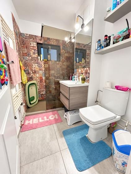 Apartament cu 3 camere decomandat, mobilat în Central