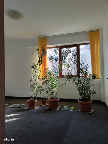 Apartament cu 4 camere în Ozana