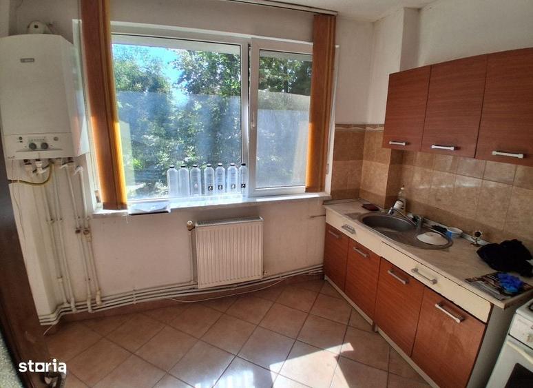 Apartament cu 2 camere semidecomandat în Piața Unirii