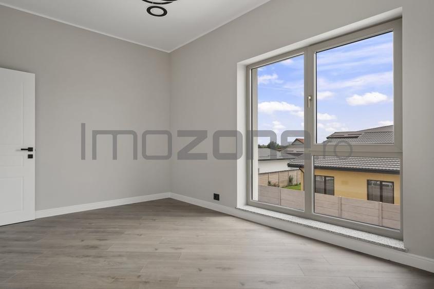 Casă cu 4 camere cu Teren 350 Mp în Ferme