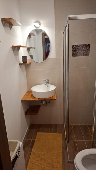 Apartament semidecomandat în Rahova