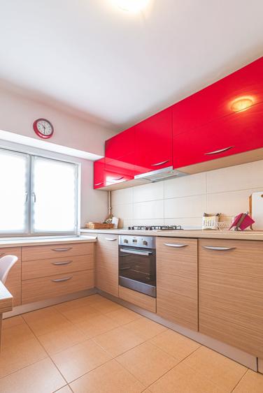 Apartament cu 3 camere decomandat, mobilat în Balada