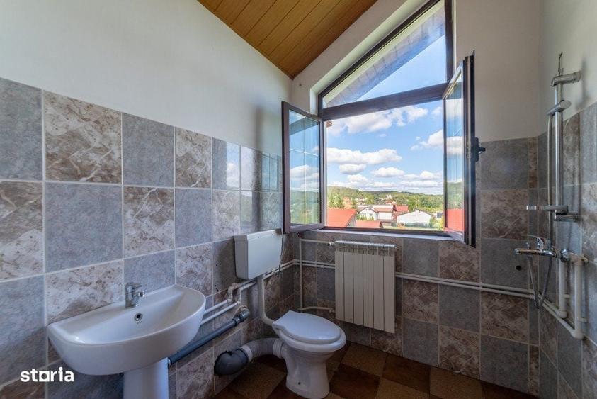 Casă cu 4 camere în Valea Ursului