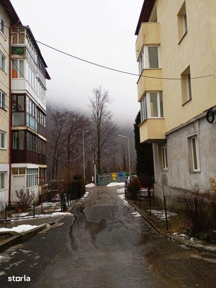 Apartament cu 2 camere decomandat în Moroieni