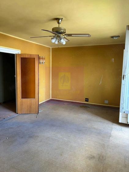 Apartament cu 4 camere decomandat în Lujerului