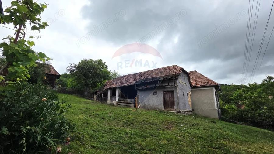 Casă cu 3 camere cu Teren 2200 Mp în Teleac