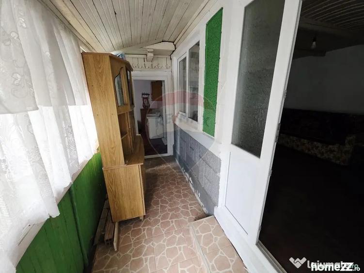 Casă cu 4 camere cu Teren 1677 Mp în Slobozia (Roznov)