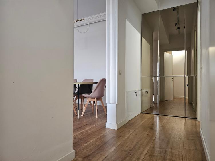 Apartament cu 3 camere semidecomandat, mobilat în Sisești