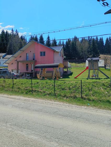 Casă cu 4 camere cu Teren 3125 Mp în Central