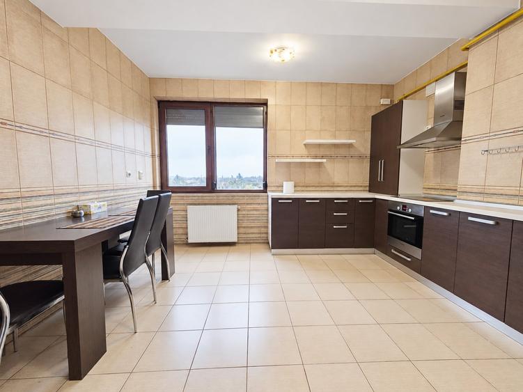 Apartament cu 2 camere decomandat în Faleză