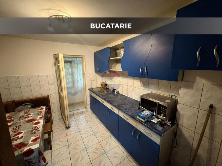 Apartament cu 3 camere decomandat în Republicii