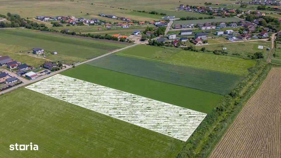 Teren de 9300 mp, în Stupini