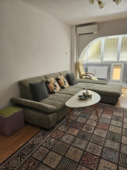 Apartament cu 4 camere decomandat în Zimandcuz
