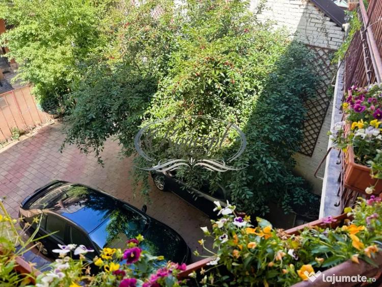 Apartament cu 3 camere semidecomandat, mobilat în Semicentral